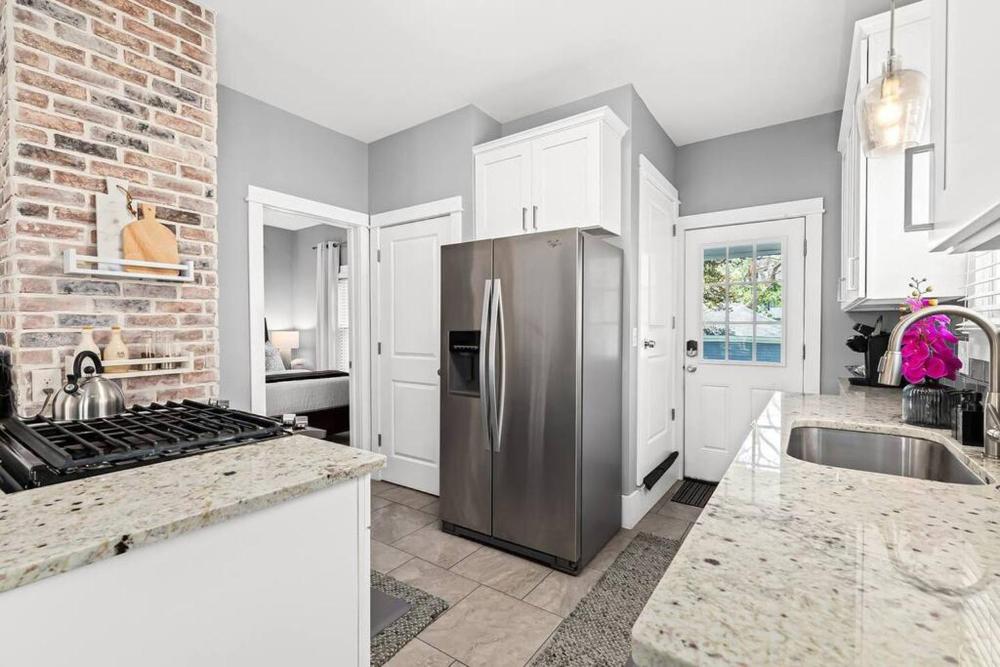 Fresh, Contemporary 2BR Home in Downtown Royal Oak